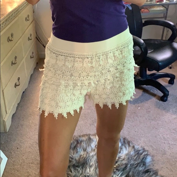Express Pants - Express lace detail shorts